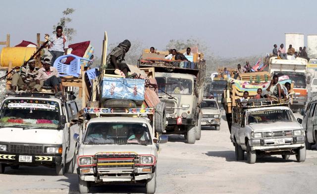 Hundreds flee Mogadishu