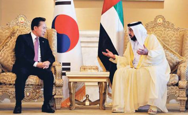 UAE President Sheikh Khalifa Bin Zayed Al-Nahyan meets with South Korean President Lee Myung-bak in Abu Dhabi. Reuters