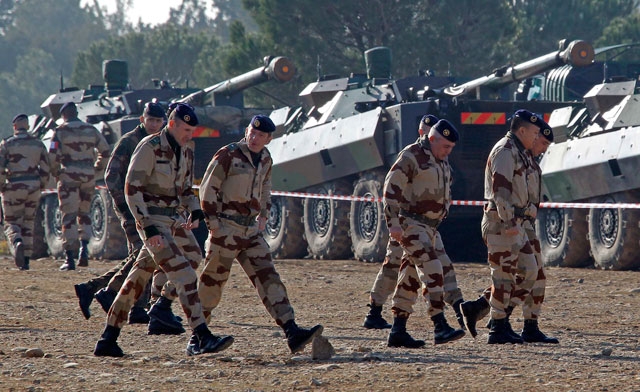 French soldiers who prepare for their departure for Mali Reuters