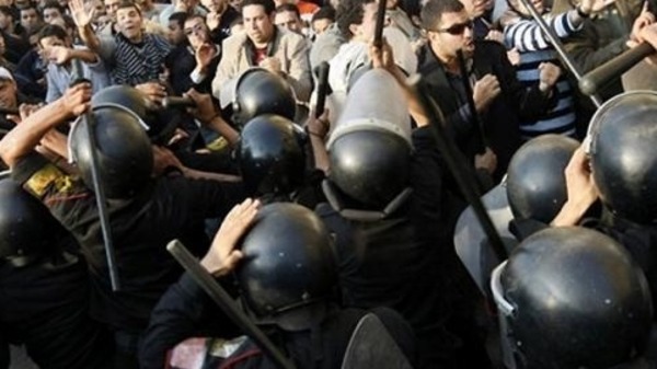 Hundreds of Egyptian policemen protests. AFP