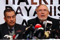 Muslim Brotherhood leader Mohammad Riad Shakfa R - AFP