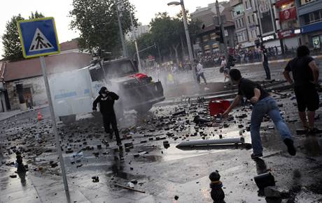 Clashes 06-2013