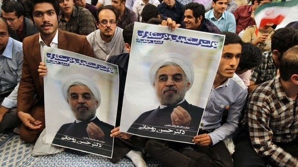 Hassan Rowhani fans AFP