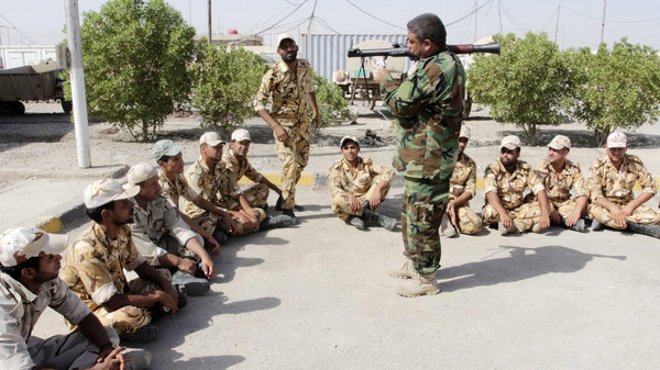 Shiite volunteers with the Iraqi army to fight against ISIS File photo-Reuters