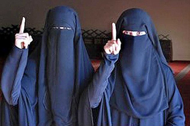 Recruiting Women Online